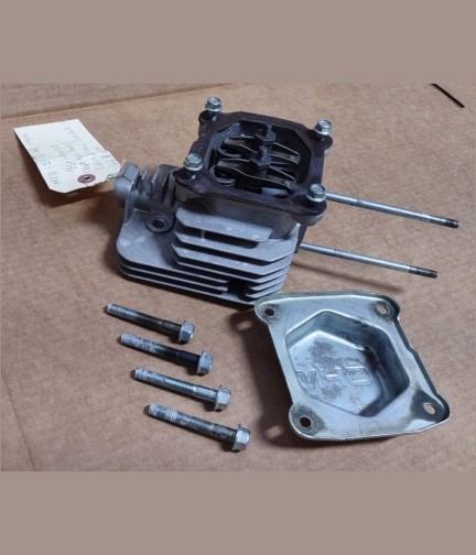 MTD 1P70M0 951-10413B Cylinder Head Complete (Used)